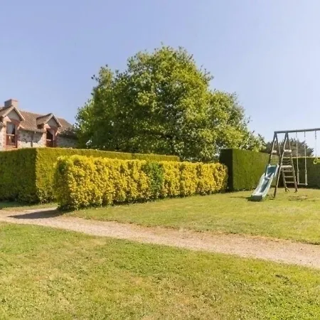 Feriehus House Du Chateau Des Pins Frossay